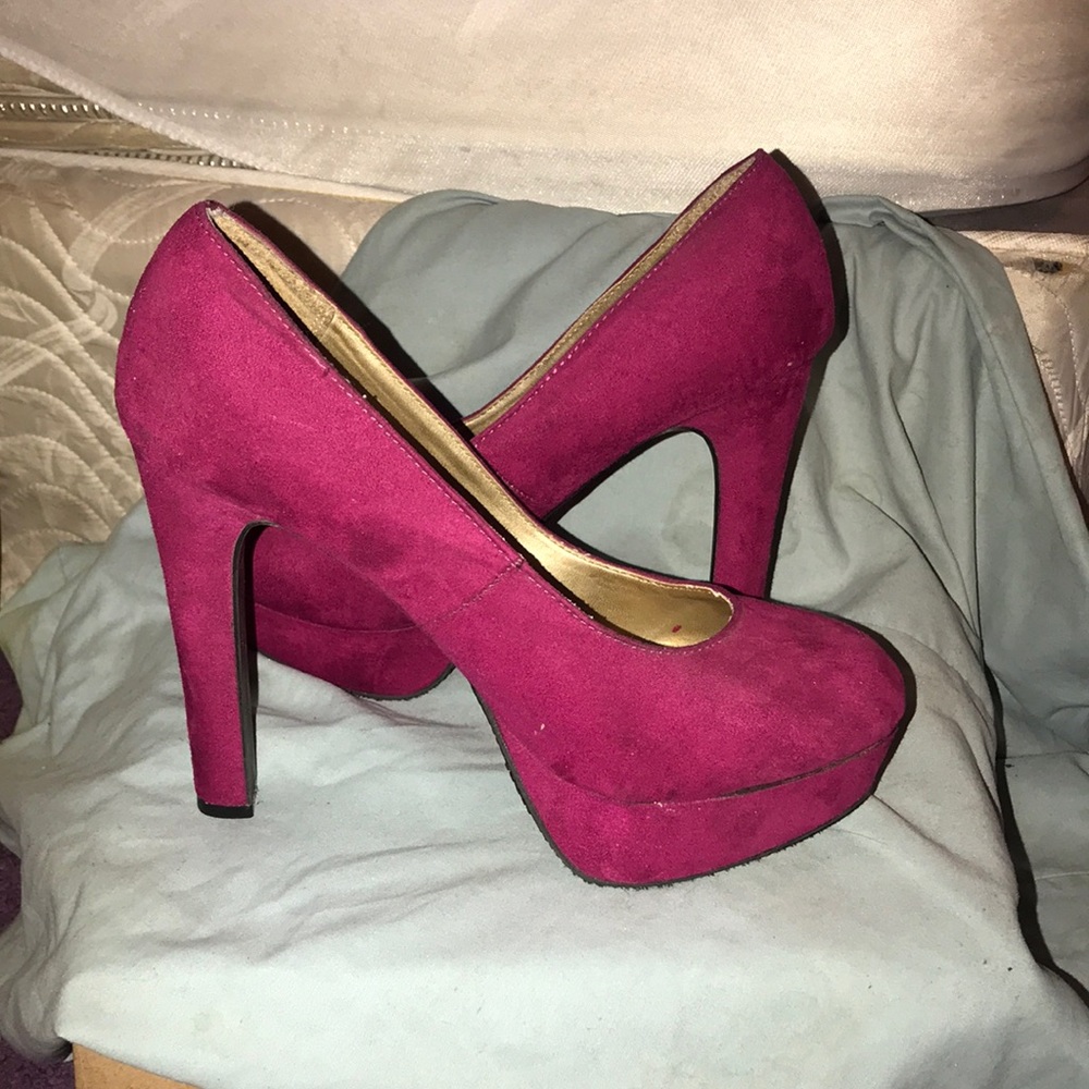 Heels brand new never worn